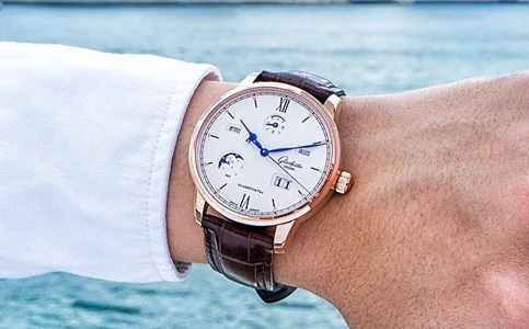 格拉蘇蒂售后服務(wù)中心（格拉蘇蒂手表更換表盤）