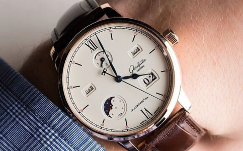 格拉蘇蒂維修點(diǎn)（手表表把斷裂的原因以及處理方法）