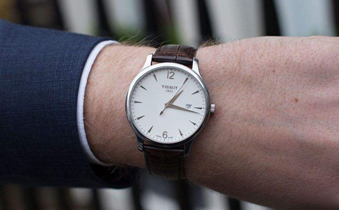 天梭手表維修中心(天梭手表生銹了該如何處理)