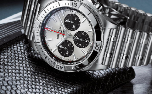 百年靈客服電話多少（百年靈手表機芯劃痕的處理）