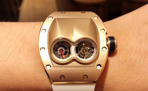 理查德米勒手表保養一次需要幾天(理查德米勒手表機芯生銹)